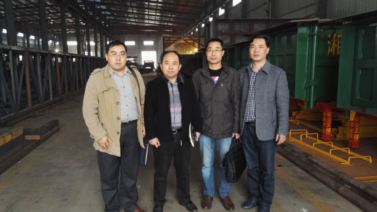 時任經(jīng)信局副局長肖敏運(yùn)行科長劉義以及吉首市政府辦副主任肖弘明一行來司考察 時任經(jīng)信局副局長肖敏運(yùn)行科長劉義以及吉首市政府辦副主任肖弘明一行來司考察